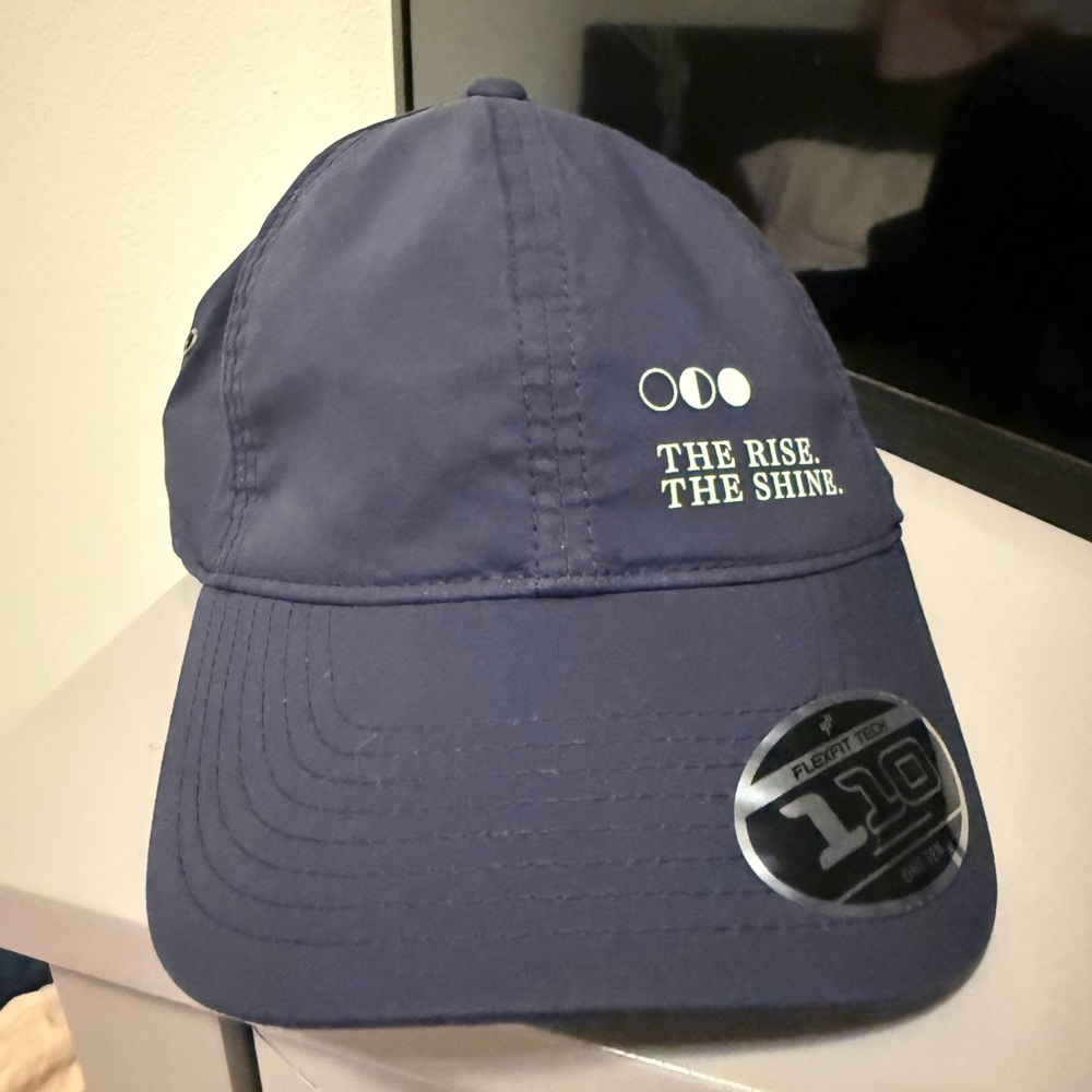 Vuori Navy Blue Cap